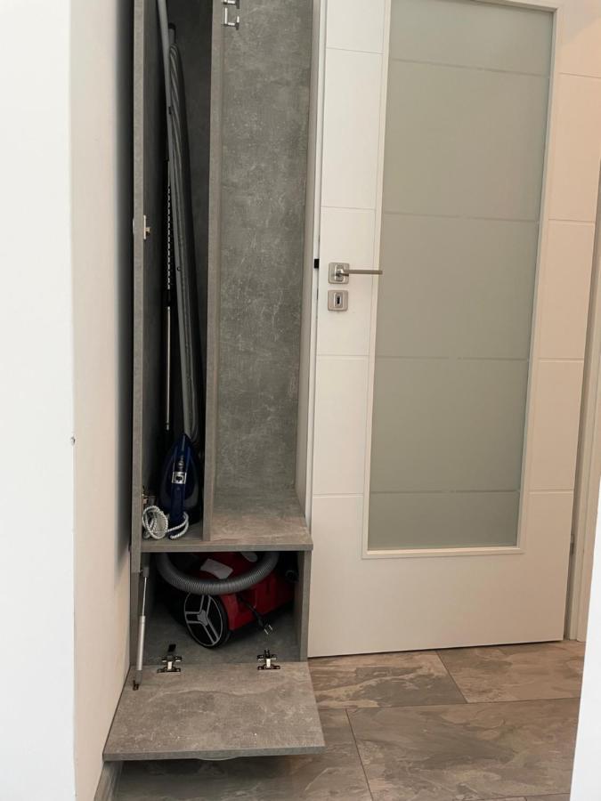 Cozy 2-Room Penthouse Lakeview W14 Bucarest Esterno foto