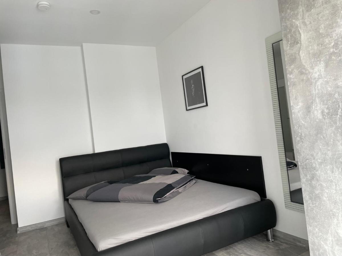 Cozy 2-Room Penthouse Lakeview W14 Bucarest Esterno foto